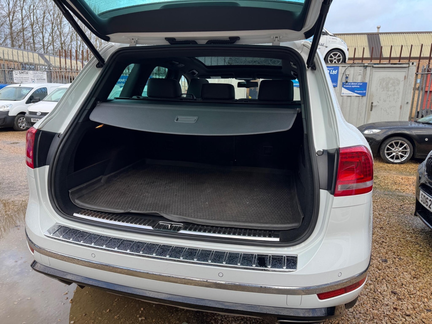 Used Volkswagen Touareg for sale - 77016171: Photo 24