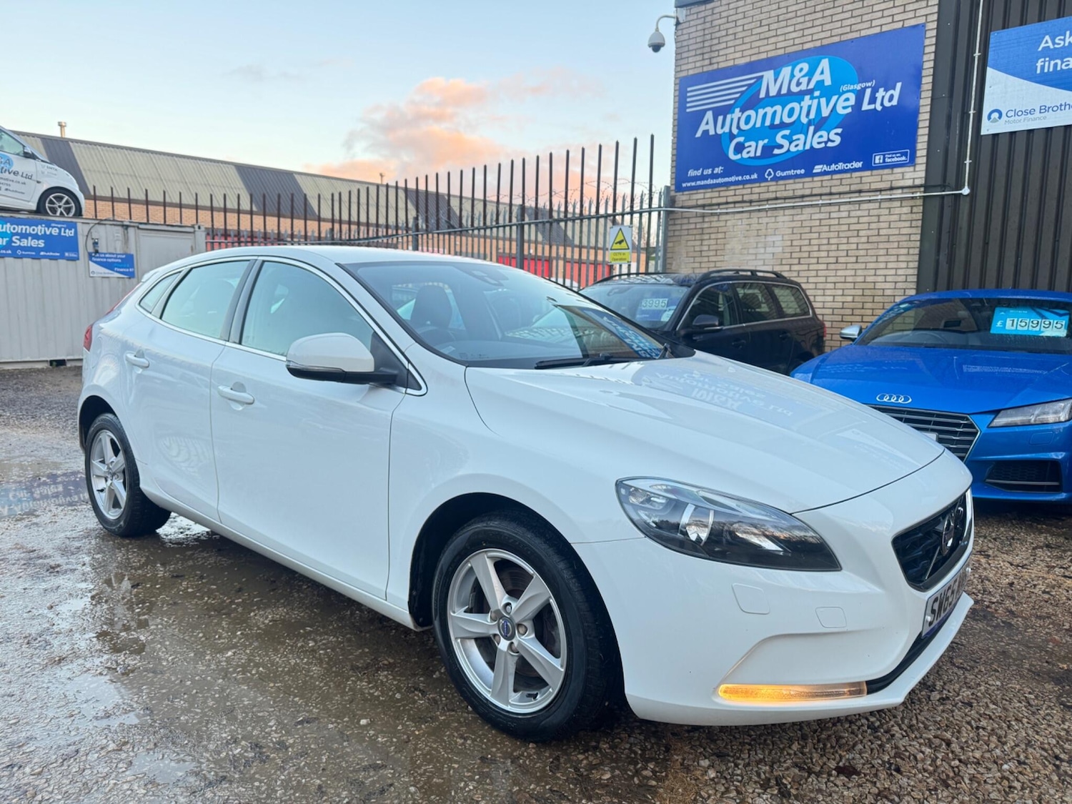 Used Volvo V40 2016 for sale - 76584424: Photo 1