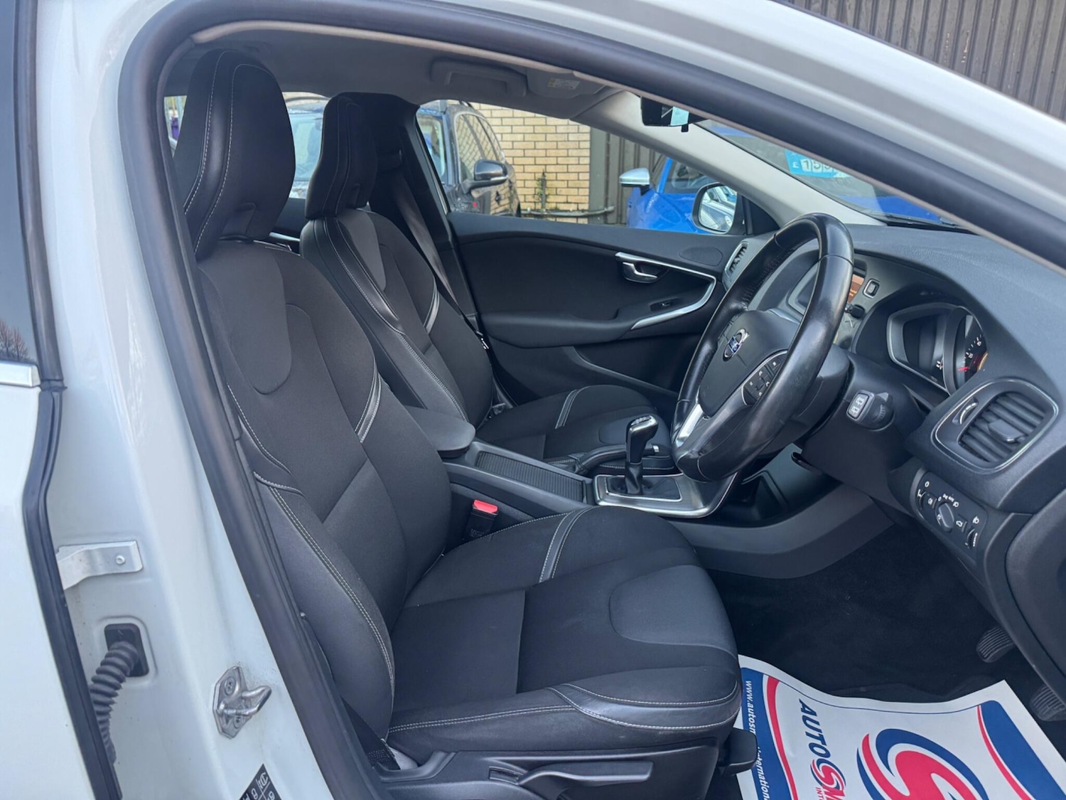 Used Volvo V40 2016 for sale - 76584424: Photo 10