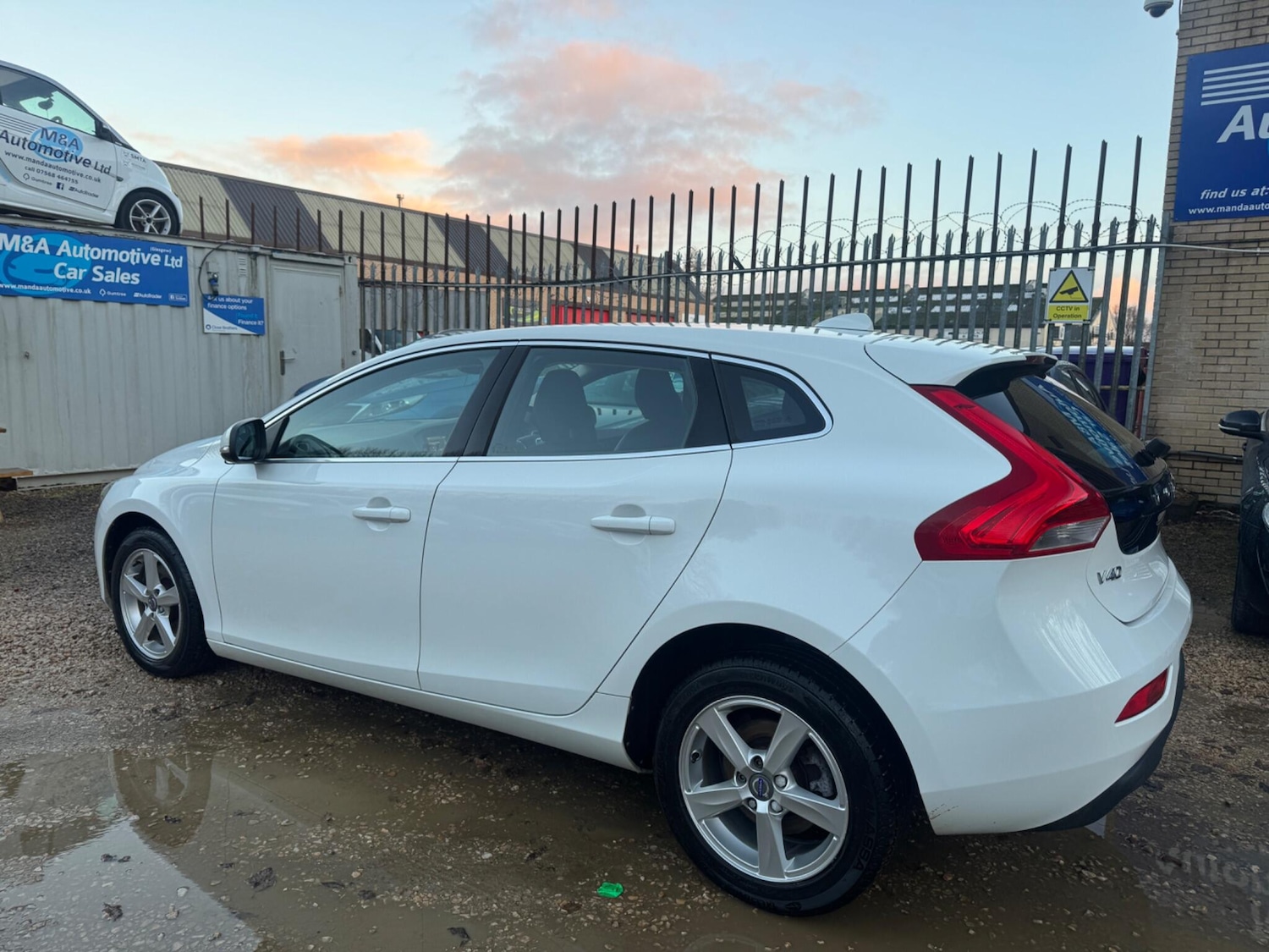 Used Volvo V40 2016 for sale - 76584424: Photo 6