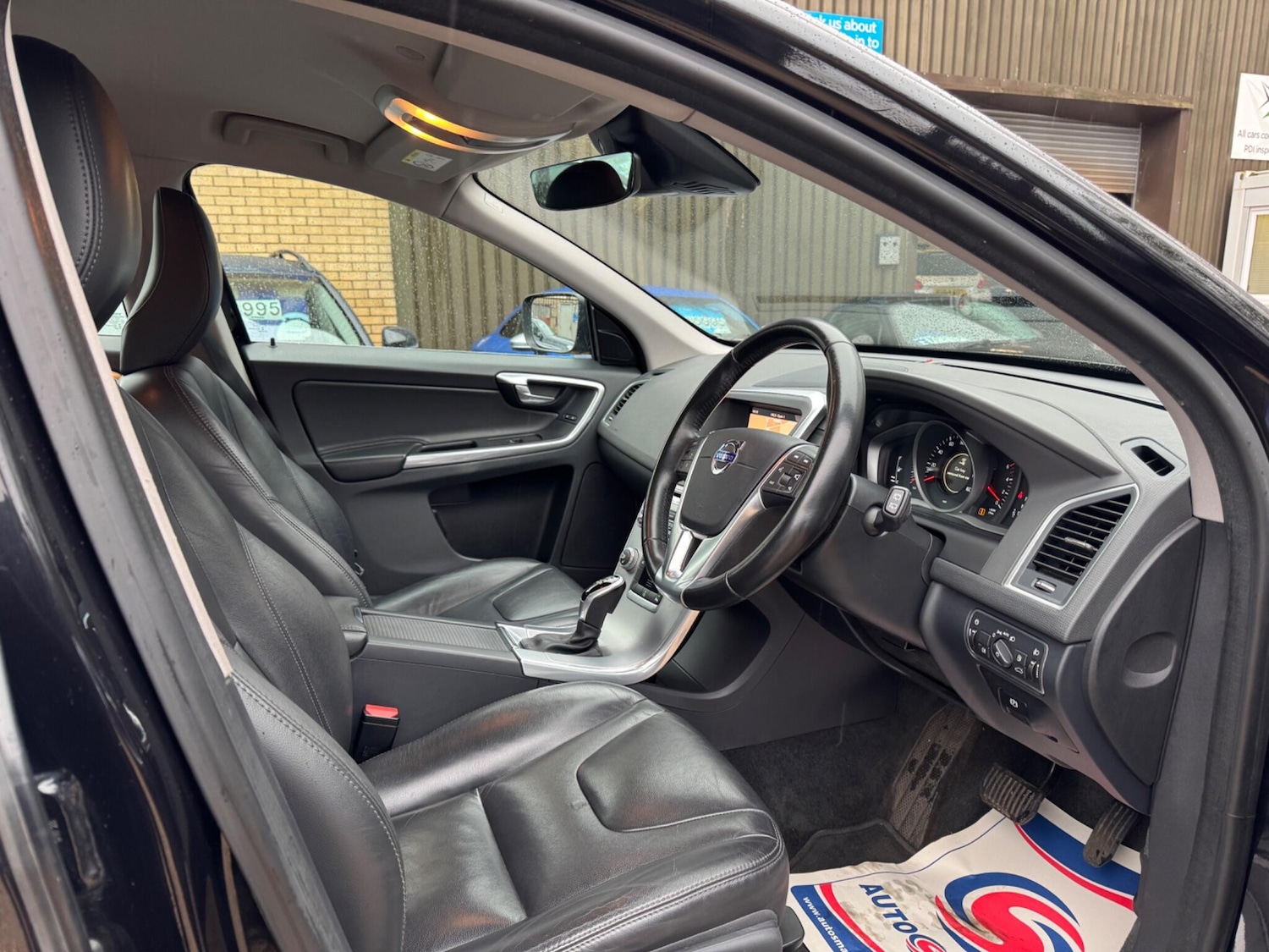 Used Volvo XC60 2017 for sale - 76619833: Photo 11