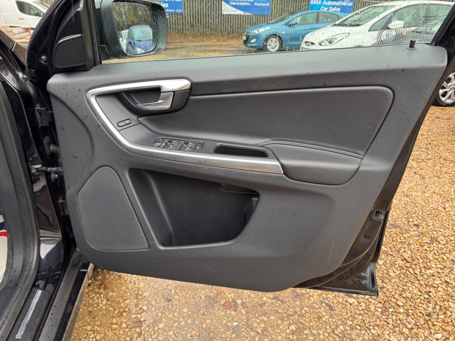 Used Volvo XC60 2017 for sale - 76619833: Photo 16