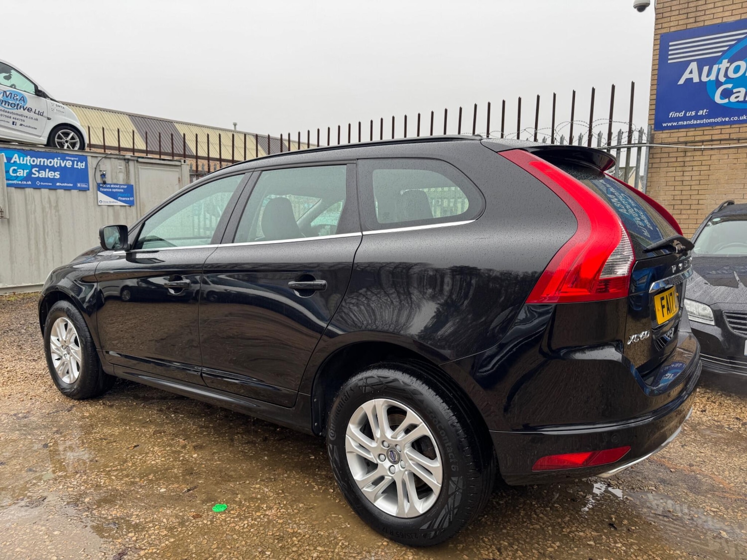 Used Volvo XC60 2017 for sale - 76619833: Photo 3
