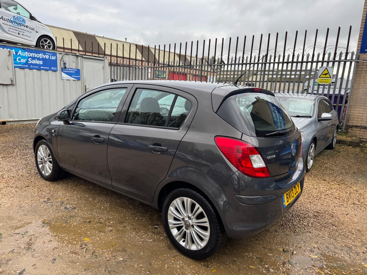 Used Vauxhall Corsa 2013 for sale - 76227286: Photo 4