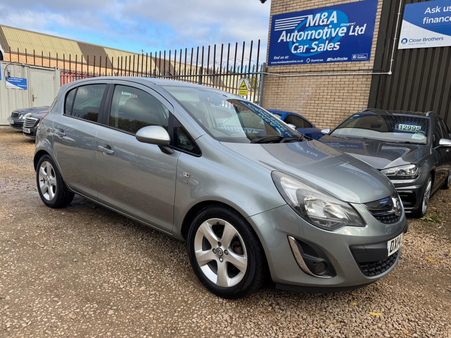 Used Vauxhall Corsa 2014 for sale - 76238773: Photo 2
