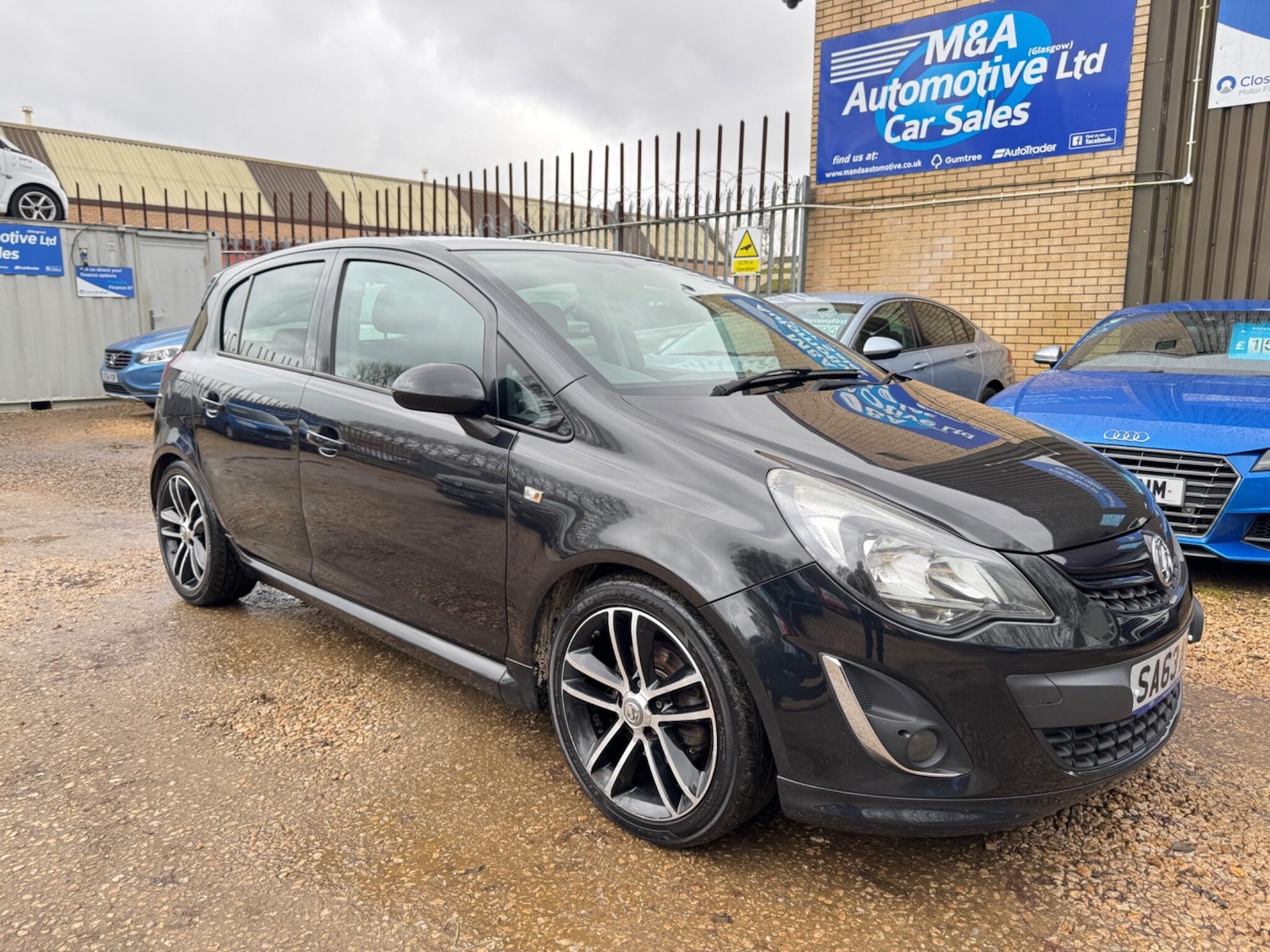 Used Vauxhall Corsa 2013 for sale - 77440465: Photo 2