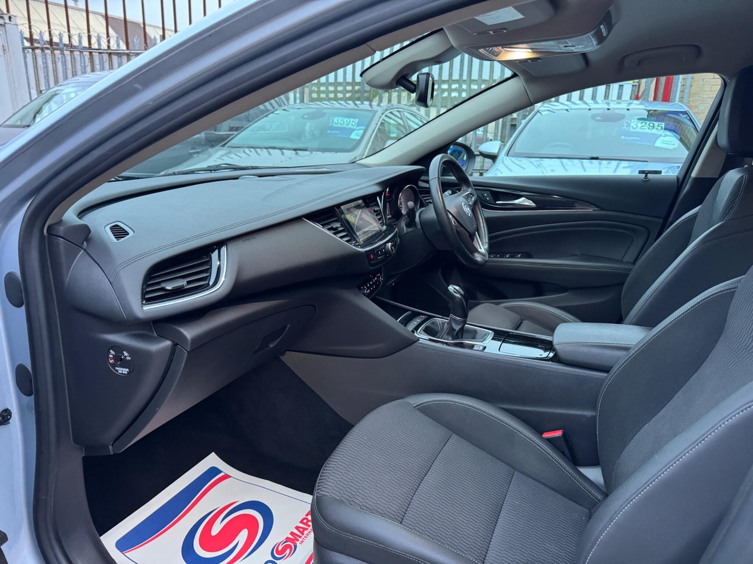 Used Vauxhall Insignia 2017 for sale - 77215575: Photo 10