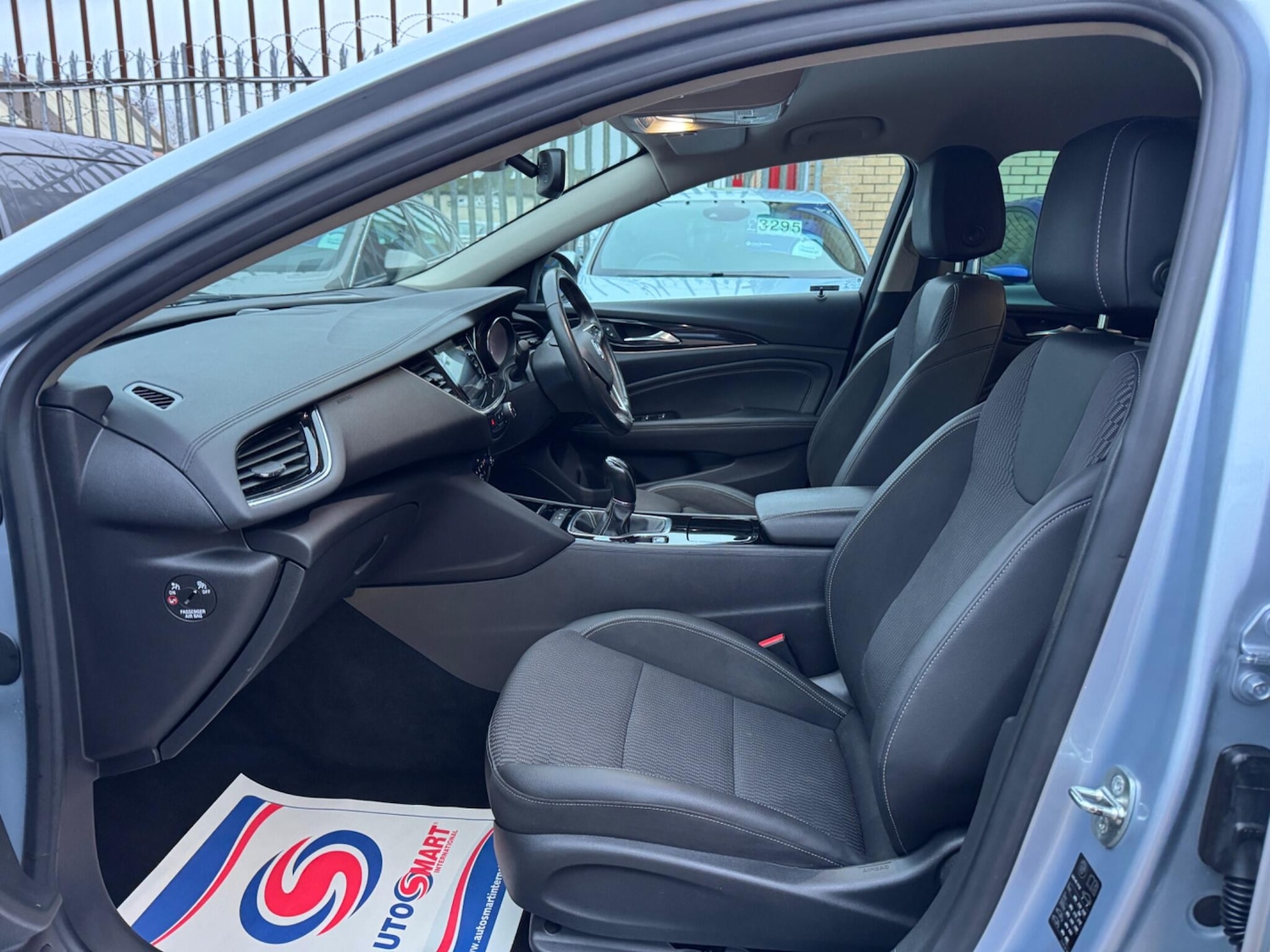 Used Vauxhall Insignia 2017 for sale - 77215575: Photo 14