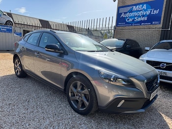 Used Volvo V40 2015 for sale - 78704863: Photo