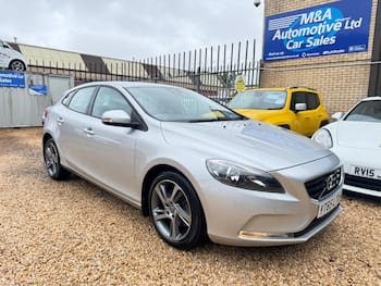 Used Volvo V40 2015 for sale - 79712494: Photo