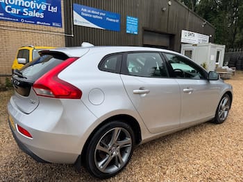 Used Volvo V40 2015 for sale - 79712494: Photo