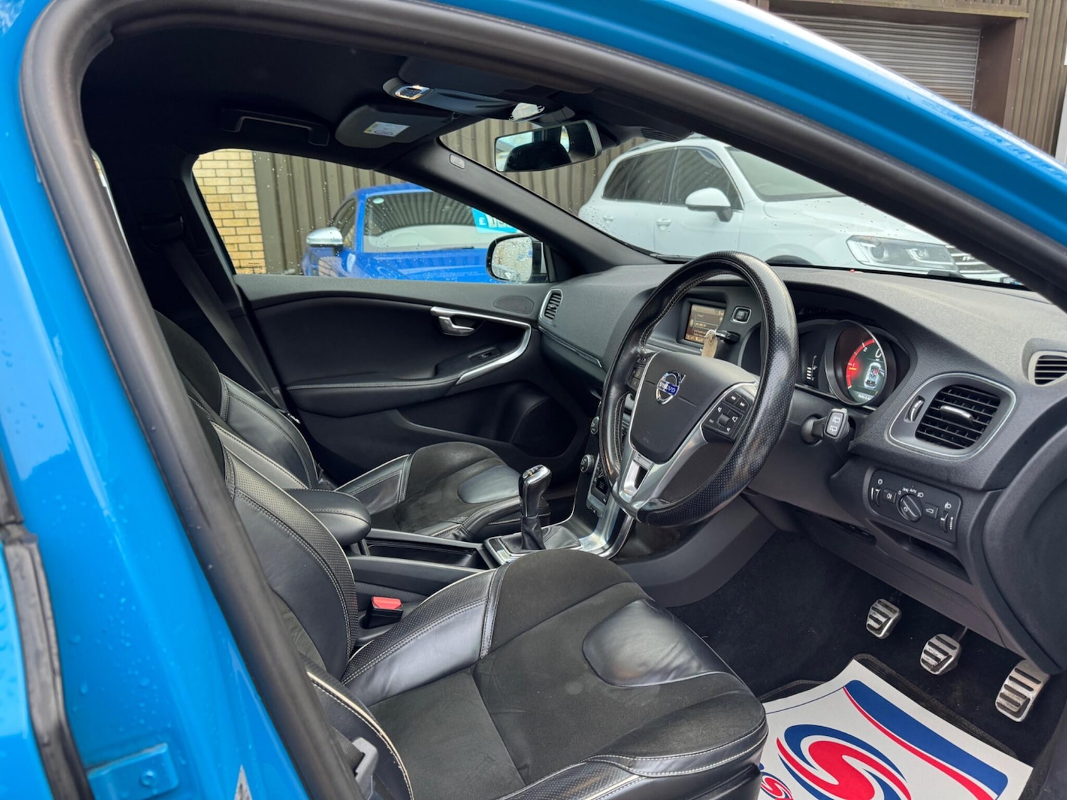 Used Volvo V40 2015 for sale - 77066558: Photo 9