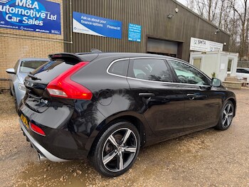 Used Volvo V40 2017 for sale - 77468948: Photo