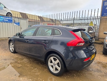 Used Volvo V40 2014 for sale - 77657822: Photo