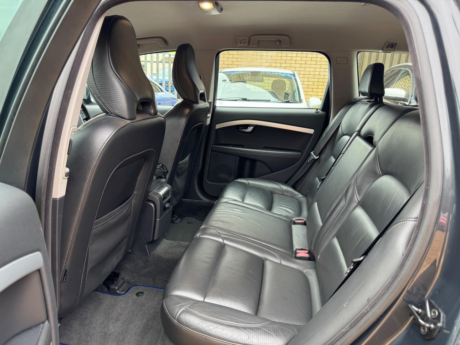 Used Volvo V70 2013 for sale - 78170505: Photo 15