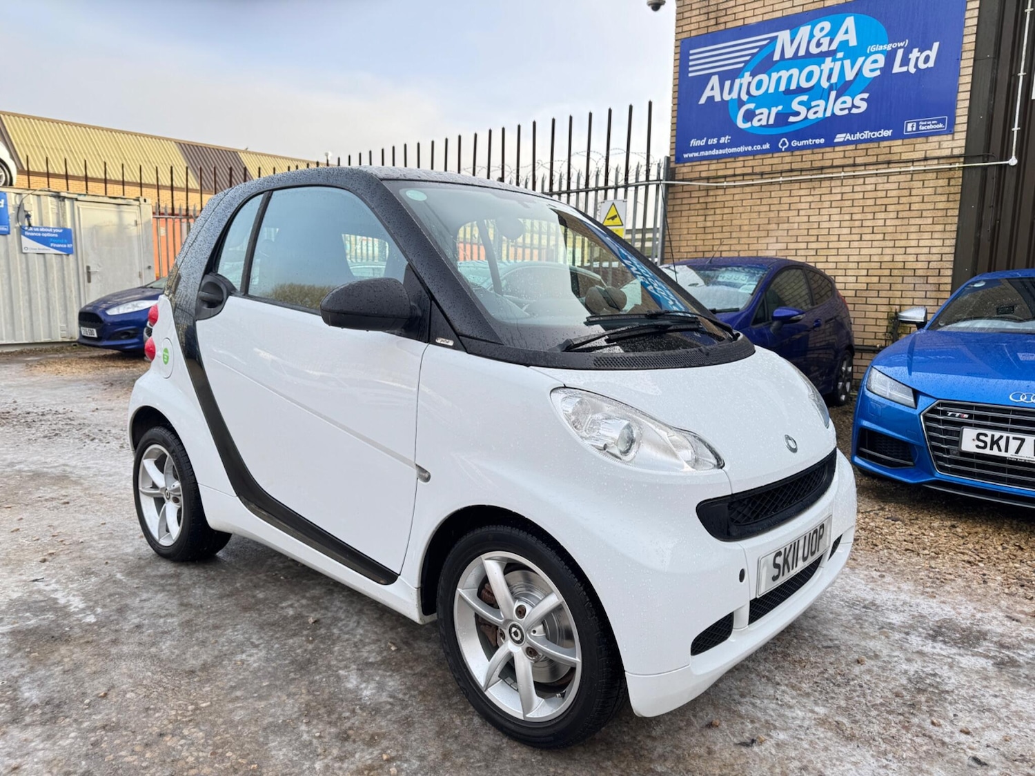 Used smart fortwo 2011 for sale - 77130819: Photo 2
