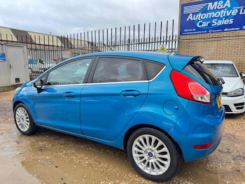 Used Ford Fiesta 2015 for sale - 76913394: Photo