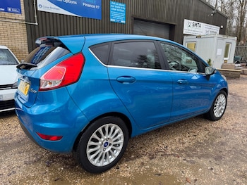 Used Ford Fiesta 2015 for sale - 76913394: Photo