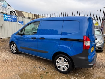 Used Ford Transit Courier 2018 for sale - 76200788: Photo