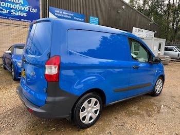 Used Ford Transit Courier 2018 for sale - 76200788: Photo