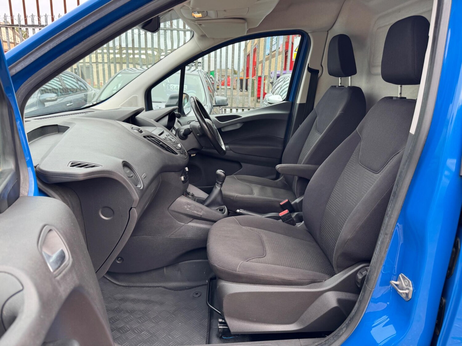 Used Ford Transit Courier 2018 for sale - 76200788: Photo 8