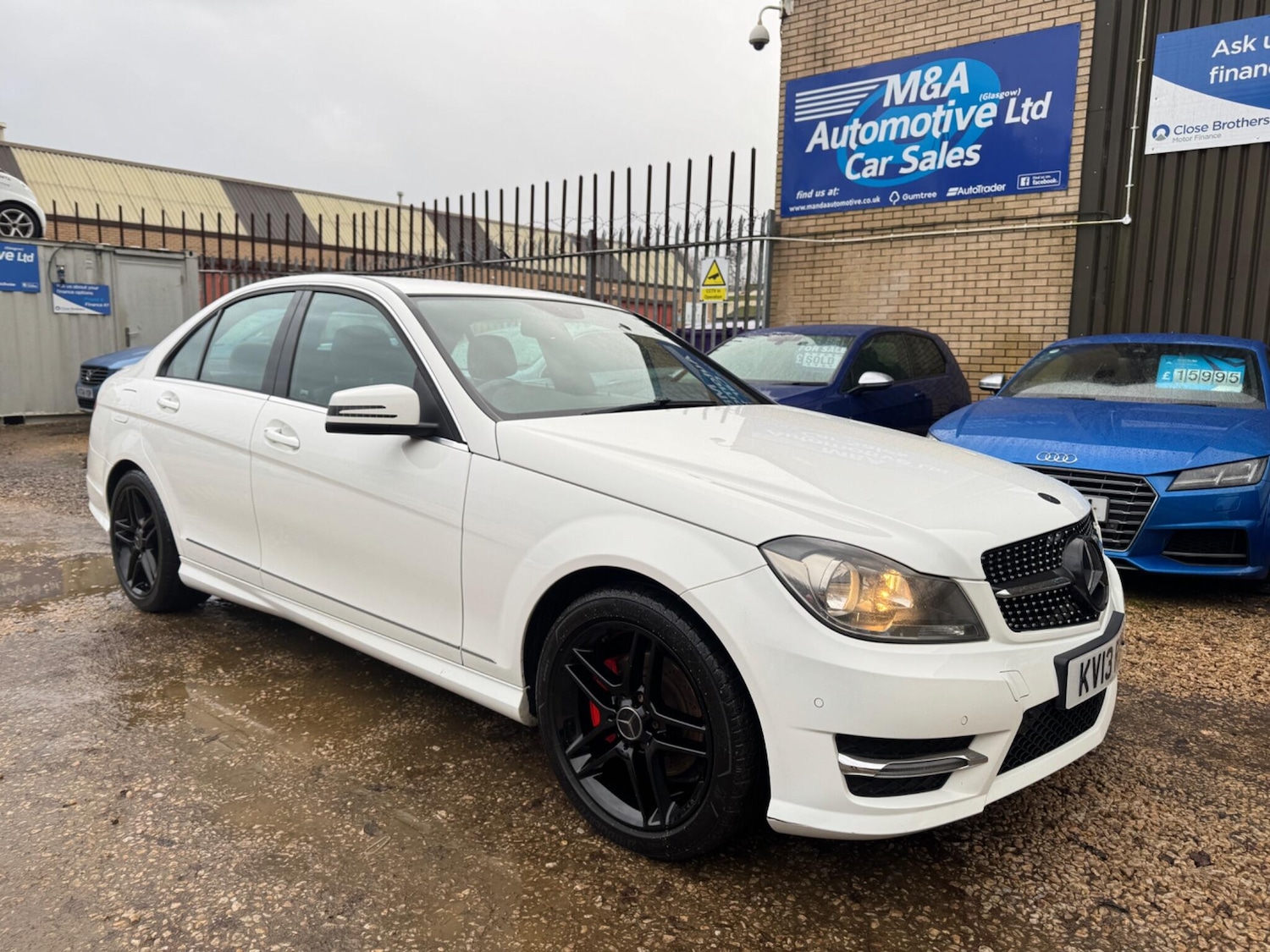 Used Mercedes-Benz C Class 2013 for sale - 77306361: Photo 2