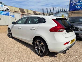Used Volvo V40 2015 for sale - 79168978: Photo