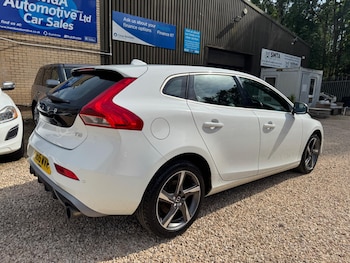 Used Volvo V40 2015 for sale - 79168978: Photo