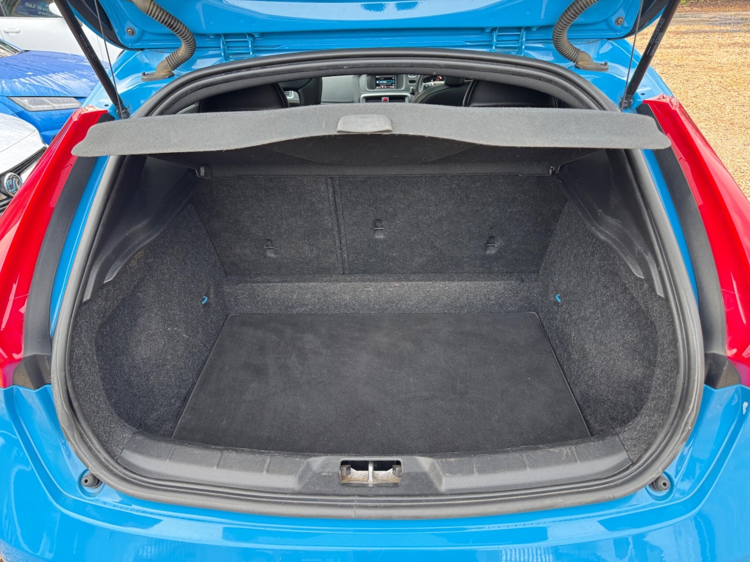 Used Volvo V40 2014 for sale - 77230153: Photo 17