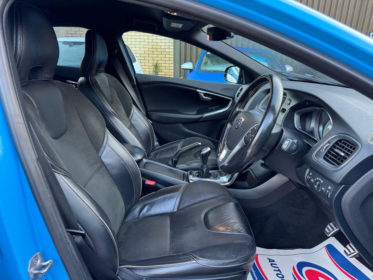 Used Volvo V40 2015 for sale - 76926277: Photo 10