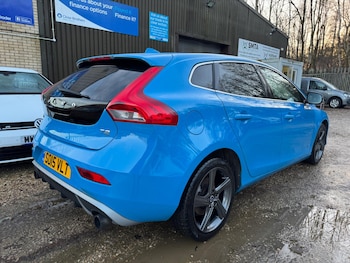 Used Volvo V40 2015 for sale - 76926277: Photo