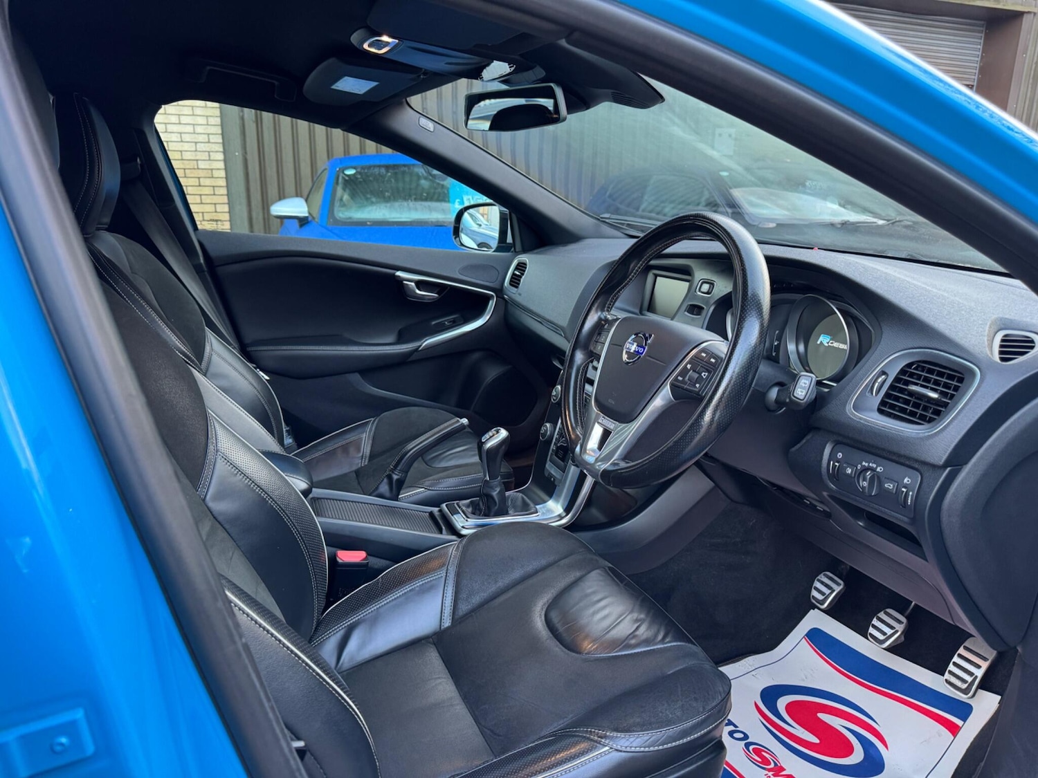 Used Volvo V40 2015 for sale - 76926277: Photo 9