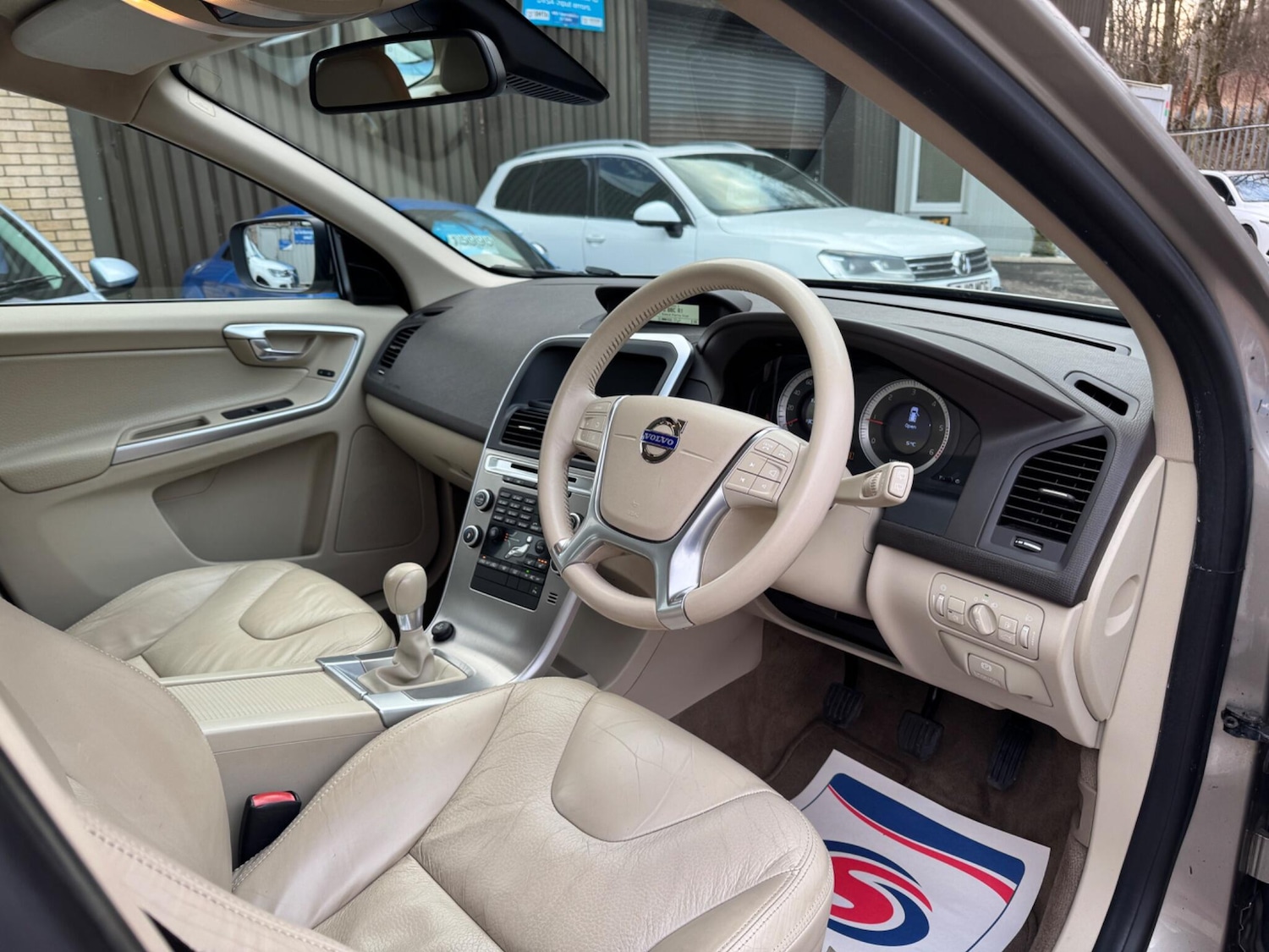 Used Volvo XC60 2010 for sale - 77468013: Photo 11