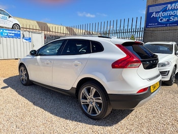 Used Volvo V40 Cross Country 2014 for sale - 78429873: Photo