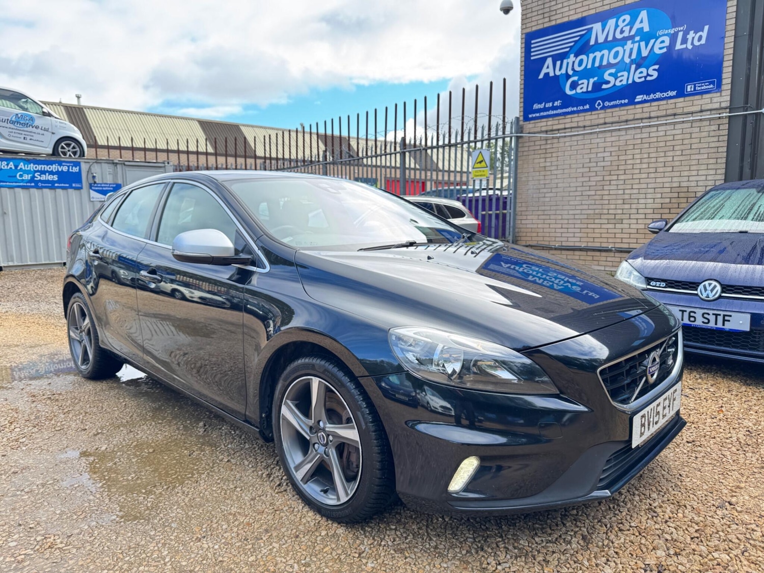 Used Volvo V40 2015 for sale - 76013681: Photo 1
