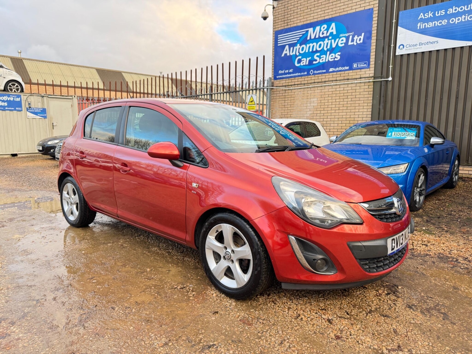 Used Vauxhall Corsa 2013 for sale - 76688950: Photo 2