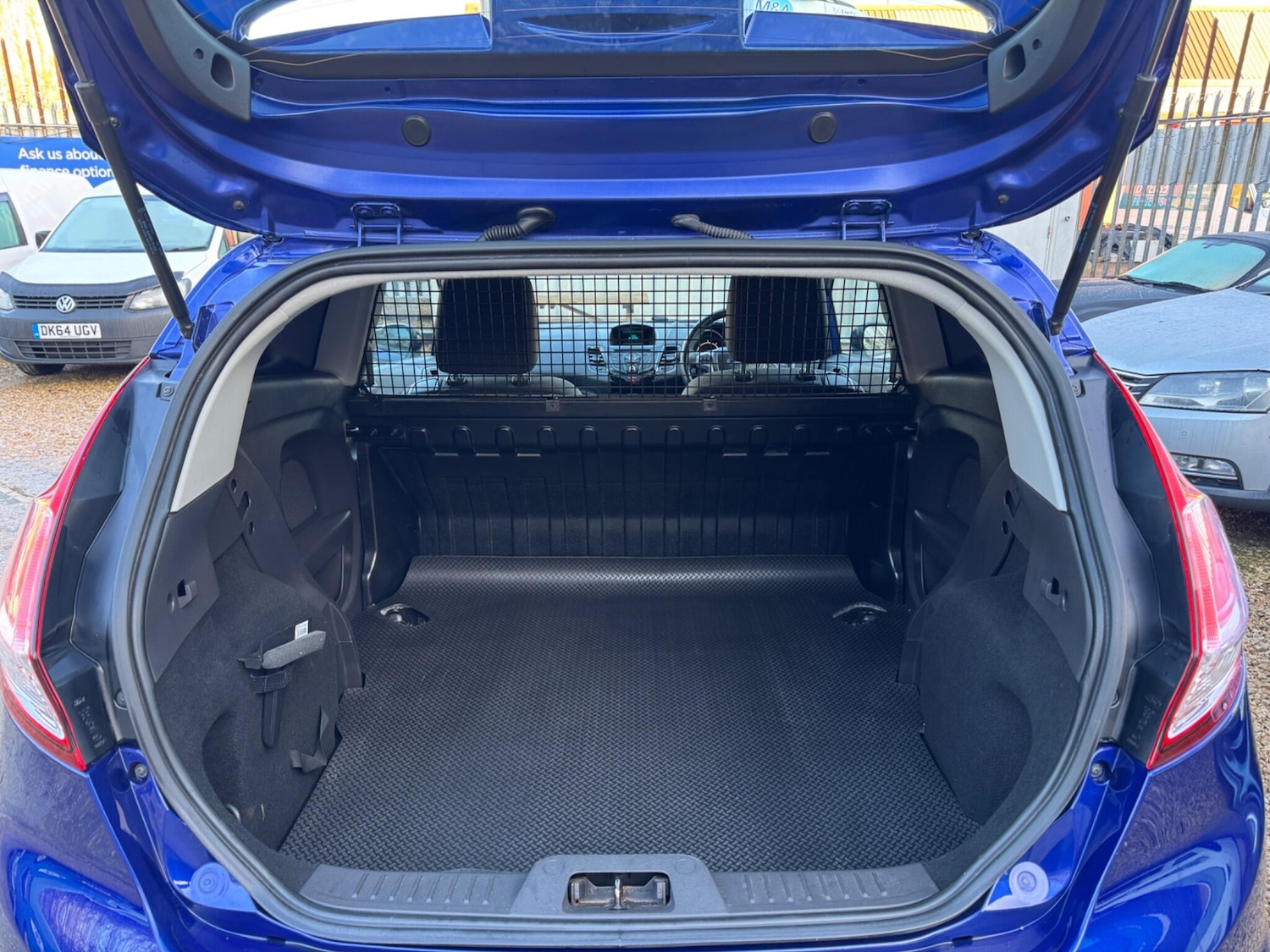 Used Ford Fiesta 2015 for sale - 76975979: Photo 14