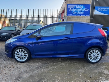 Used Ford Fiesta 2015 for sale - 76975979: Photo