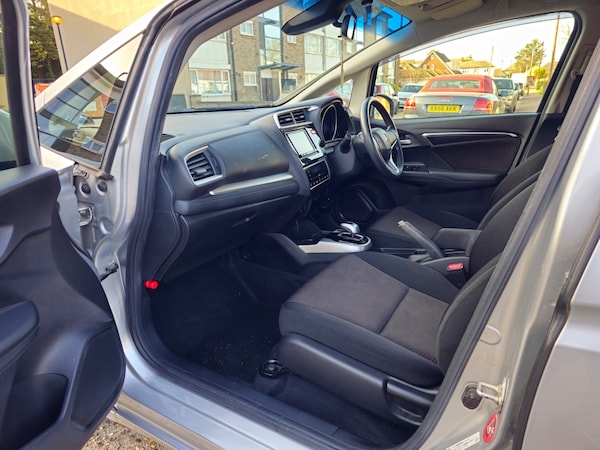 Used Honda Jazz 2023 for sale - 76142668: Photo 7