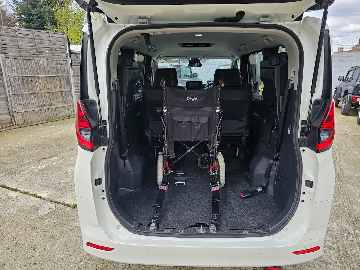 Used Toyota Noah 2024 for sale - 78198849: Photo 17