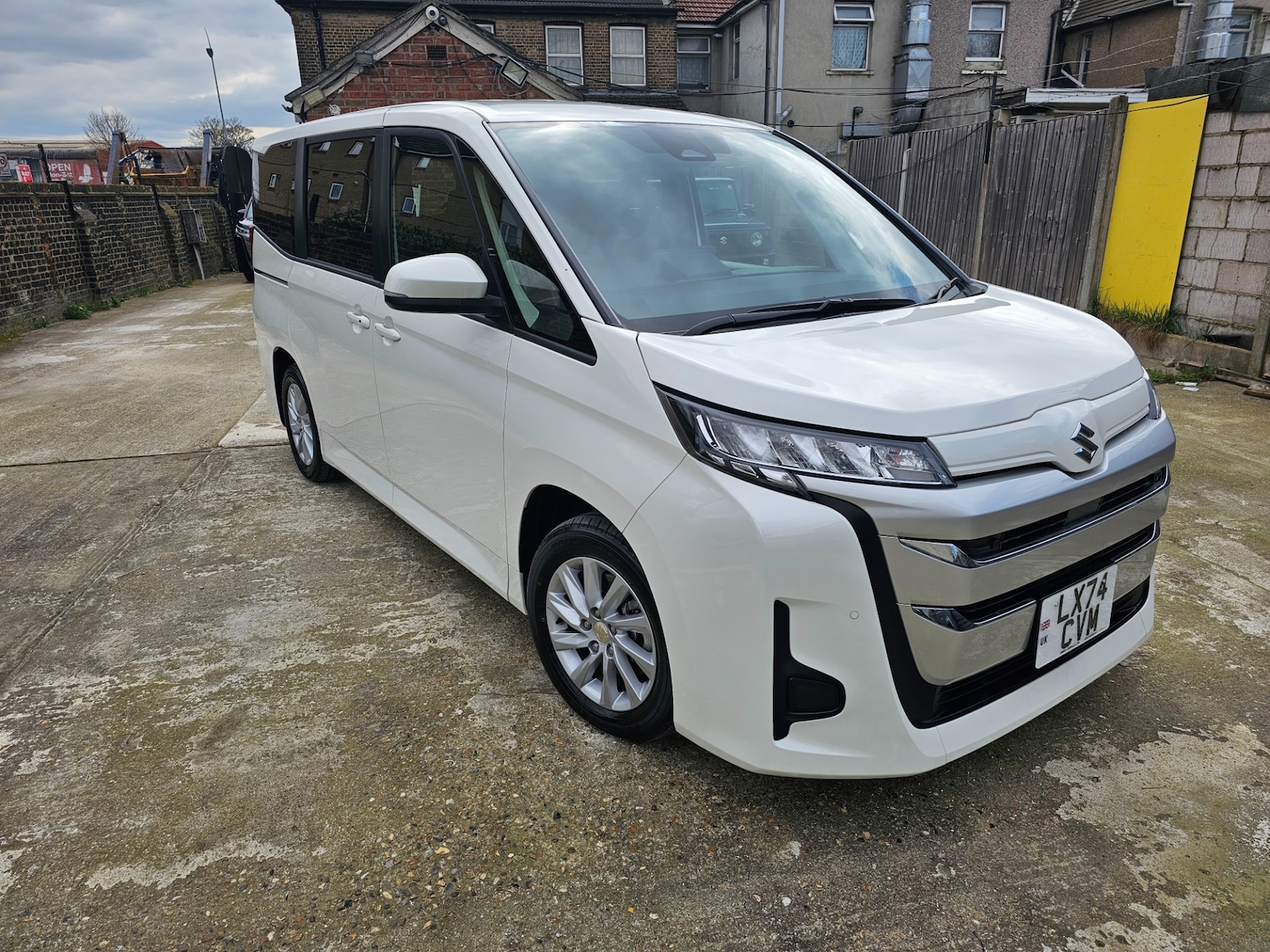Used Toyota Noah 2024 for sale - 78198849: Photo 24