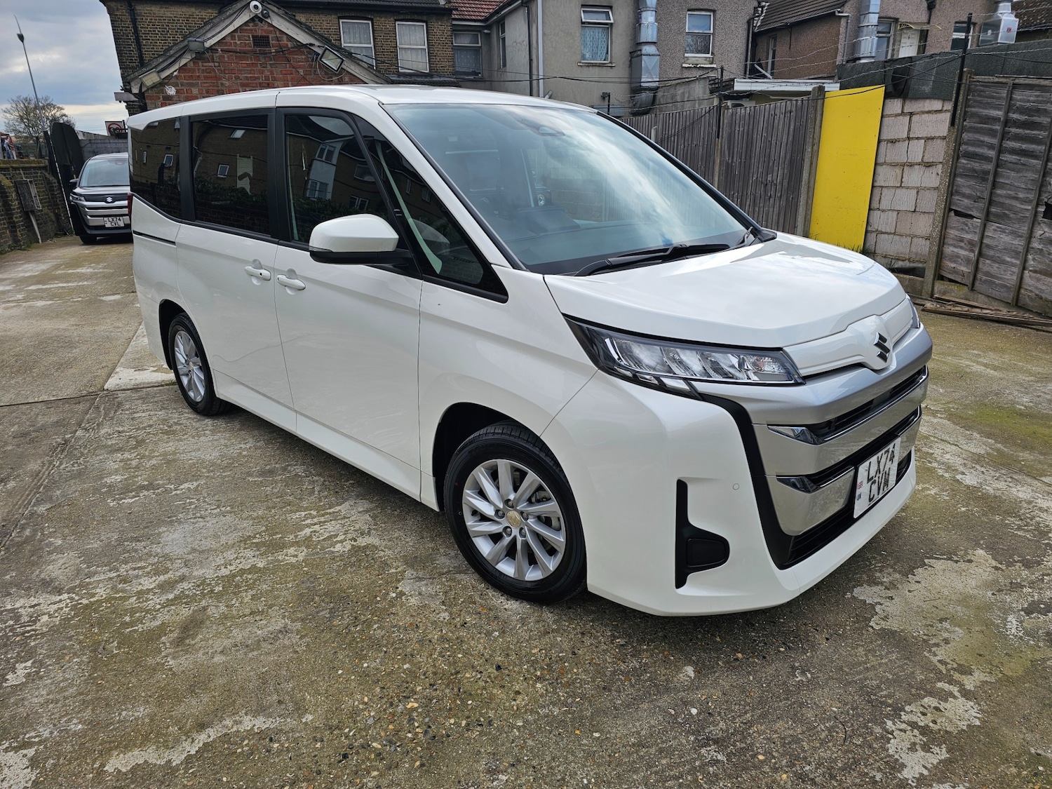 Used Toyota Noah 2024 for sale - 78198849: Photo 32