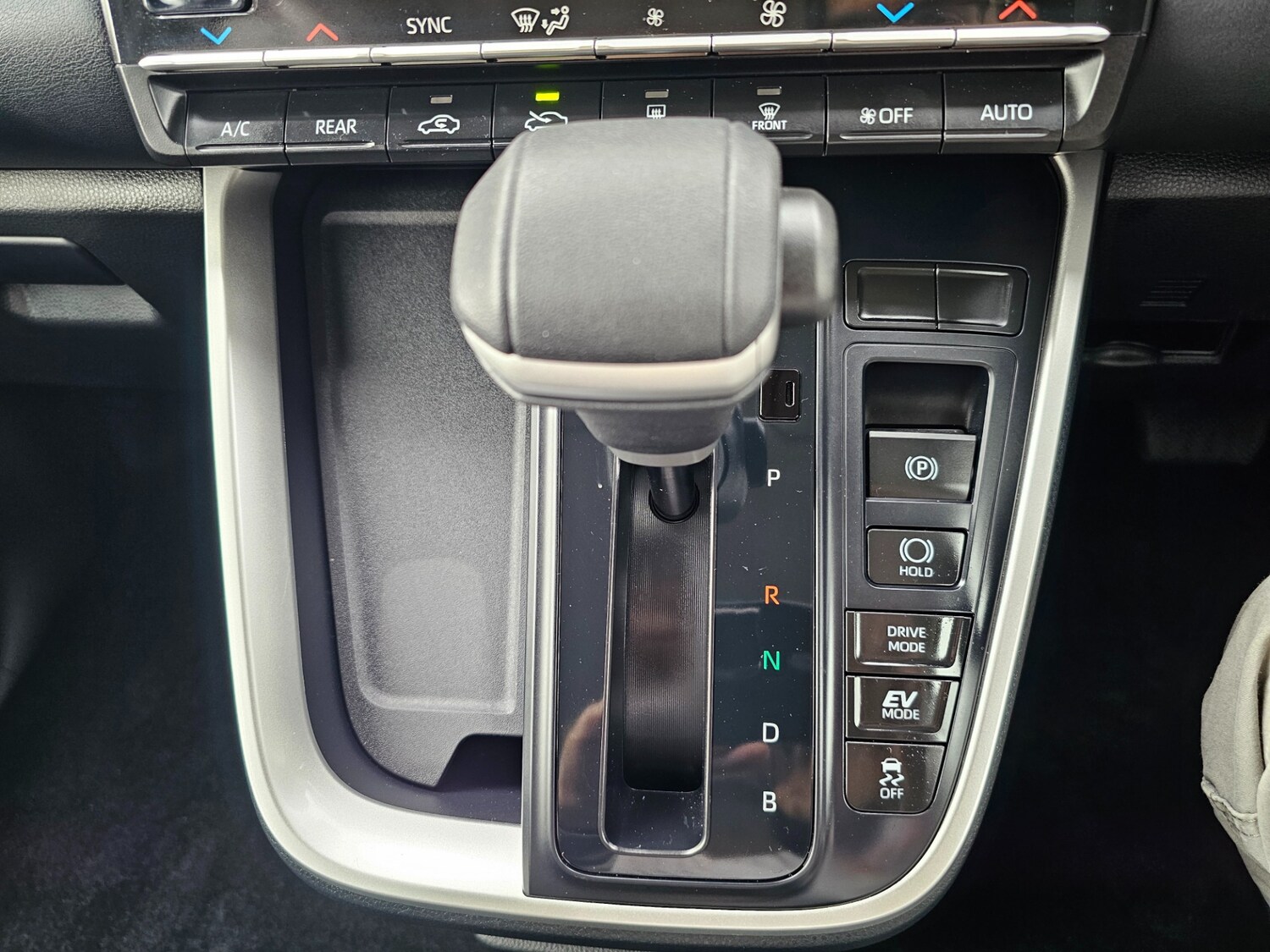 Used Toyota Noah 2024 for sale - 78198849: Photo 70