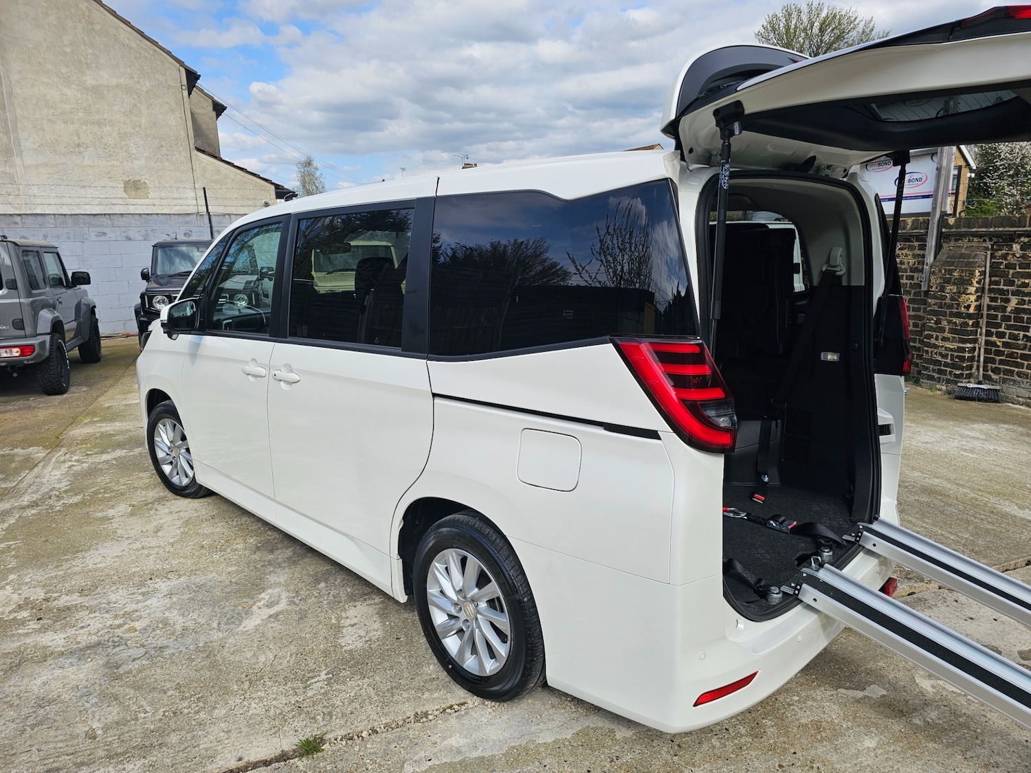 Used Toyota Noah 2024 for sale - 78198849: Photo 9