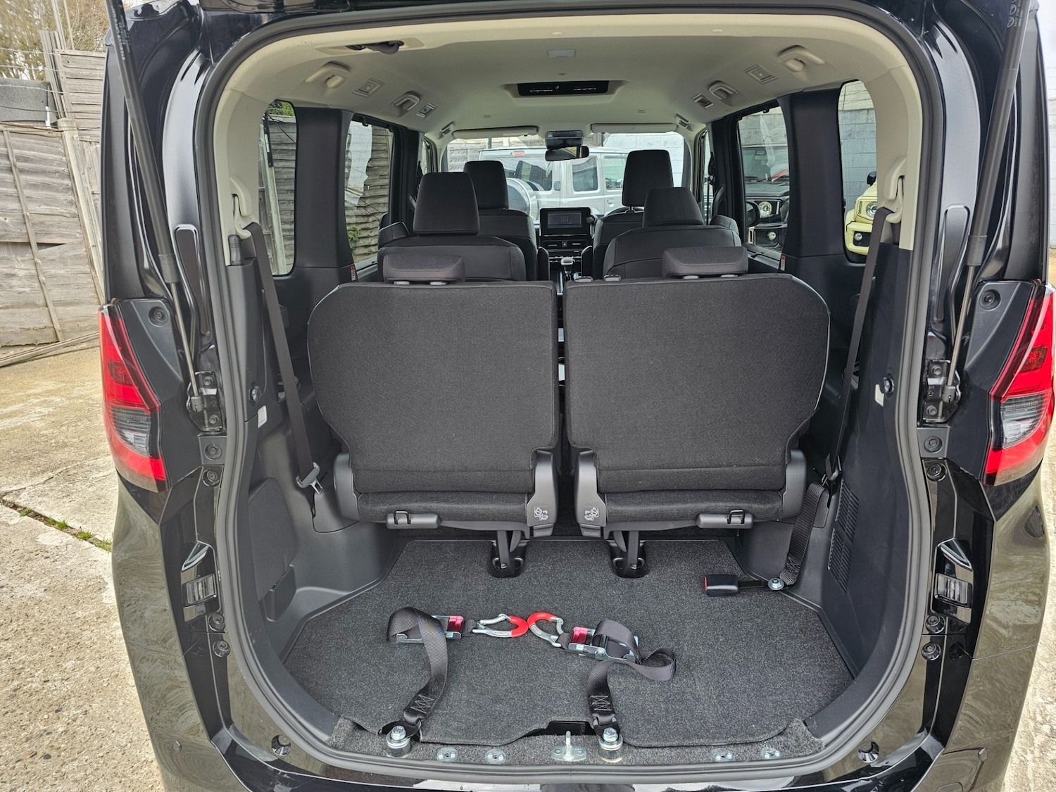 Used Toyota Voxy 2025 for sale - 78209702: Photo 86