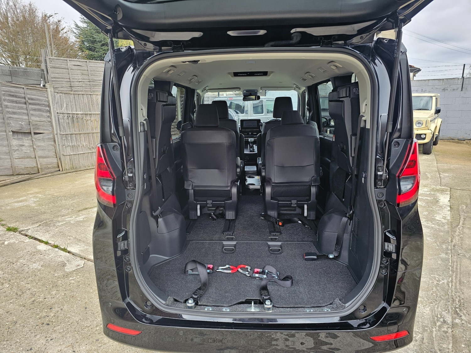 Used Toyota Voxy 2025 for sale - 78209702: Photo 87