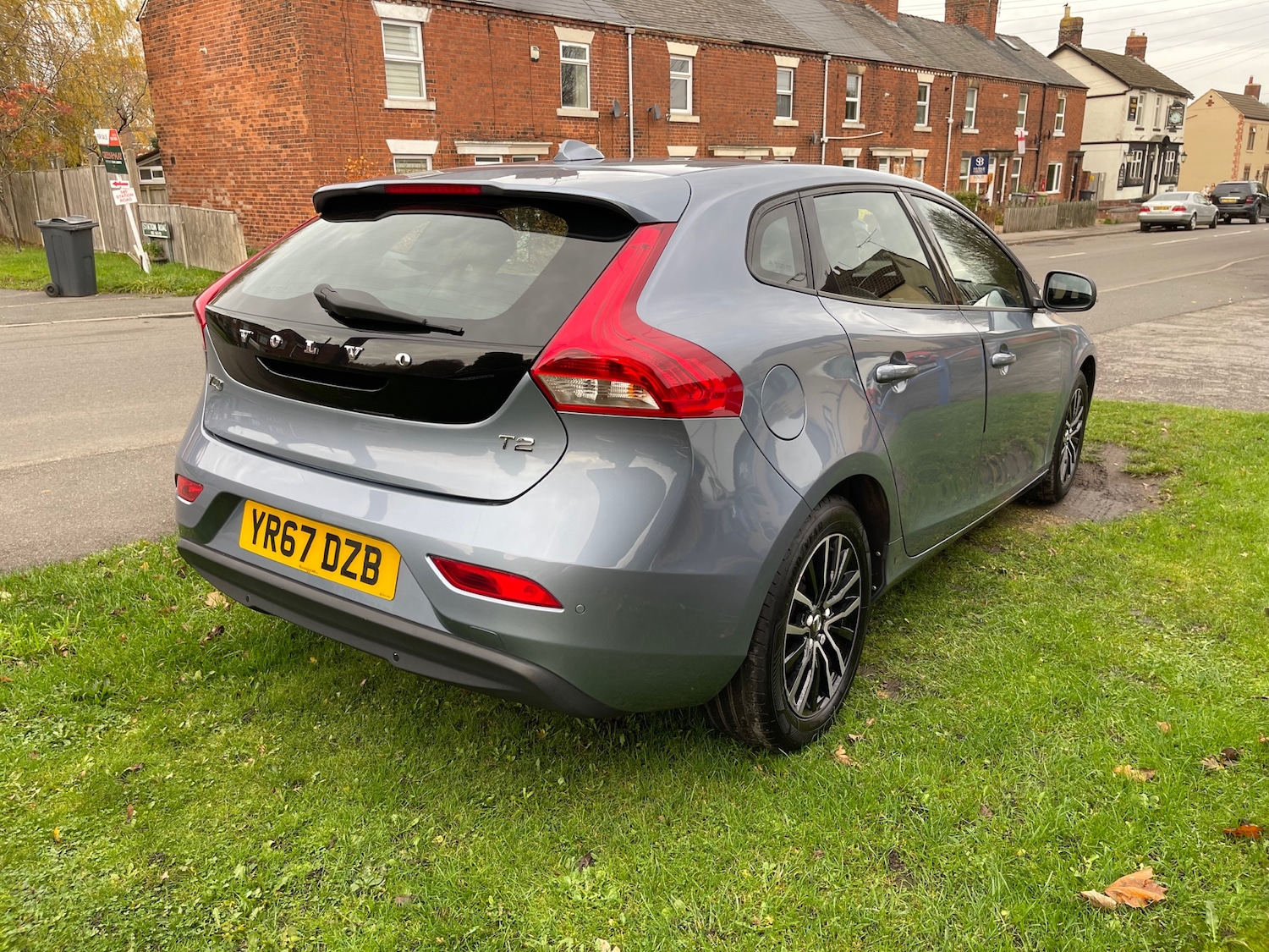 Used Volvo V40 2017 for sale - 76505176: Photo 4