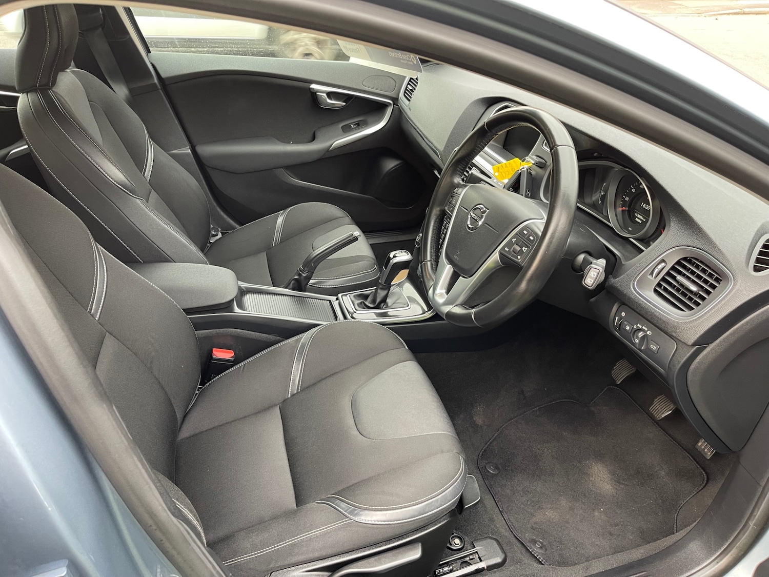 Used Volvo V40 2017 for sale - 76505176: Photo 8