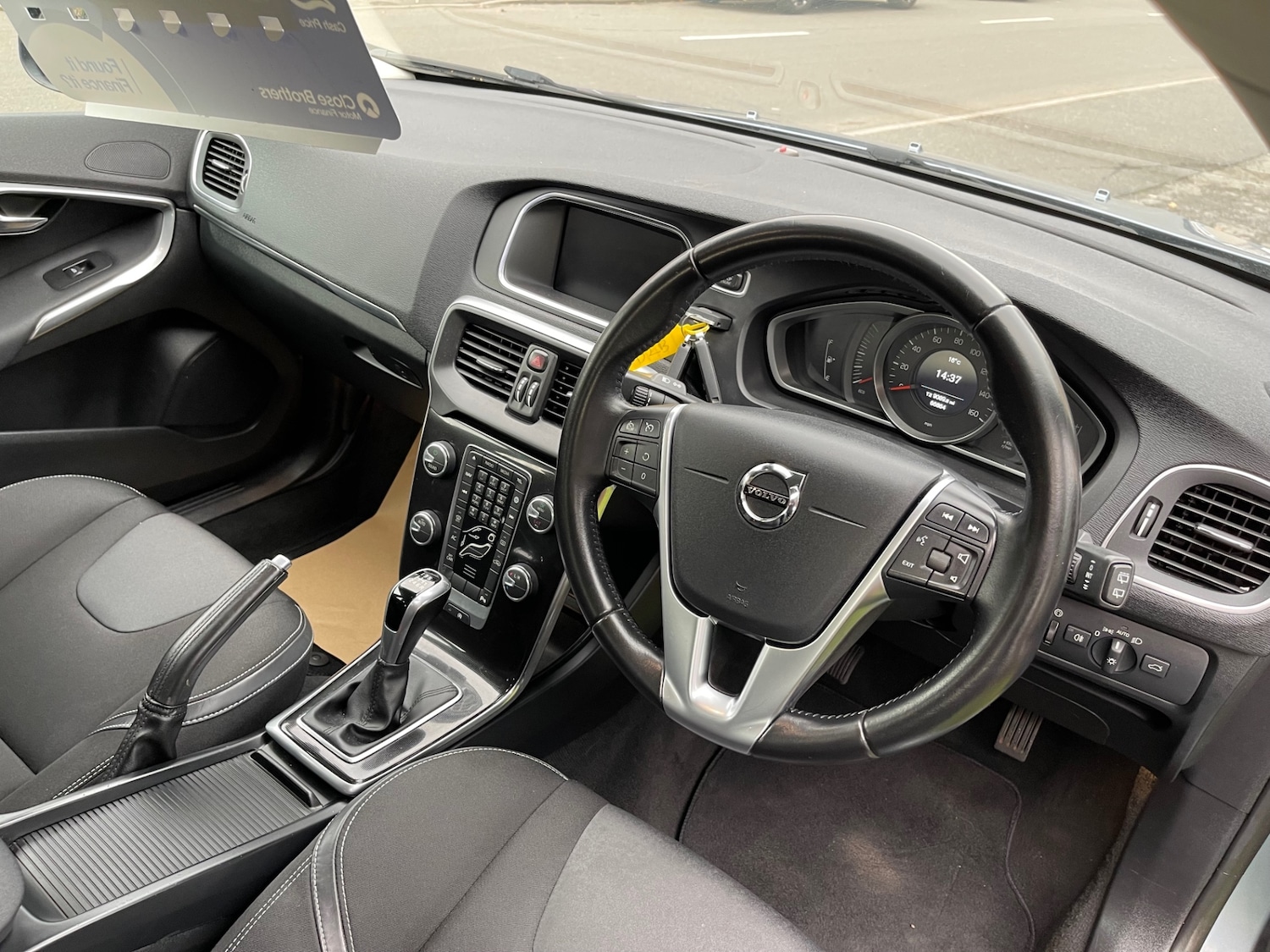 Used Volvo V40 2017 for sale - 76505176: Photo 9