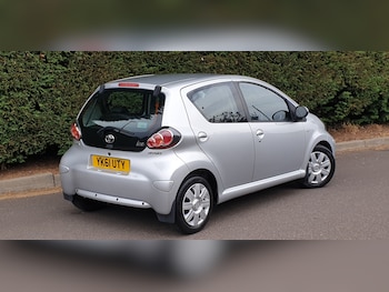 Used Toyota AYGO 2011 for sale - 75679857: Photo